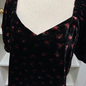Loft ladies velvet blouse
